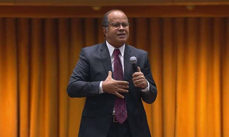 Obispo de Pare de Sufrir prohíbe a pastores casarse con mujeres ‘gorditas’