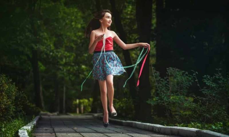 Niña paralítica vuelve a caminar tras cantar el himno «Cristo Sana, sí»