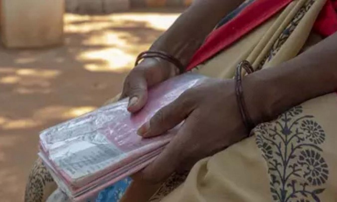 Mujer sigue evangelizando pese a enfrentar acoso en su aldea
