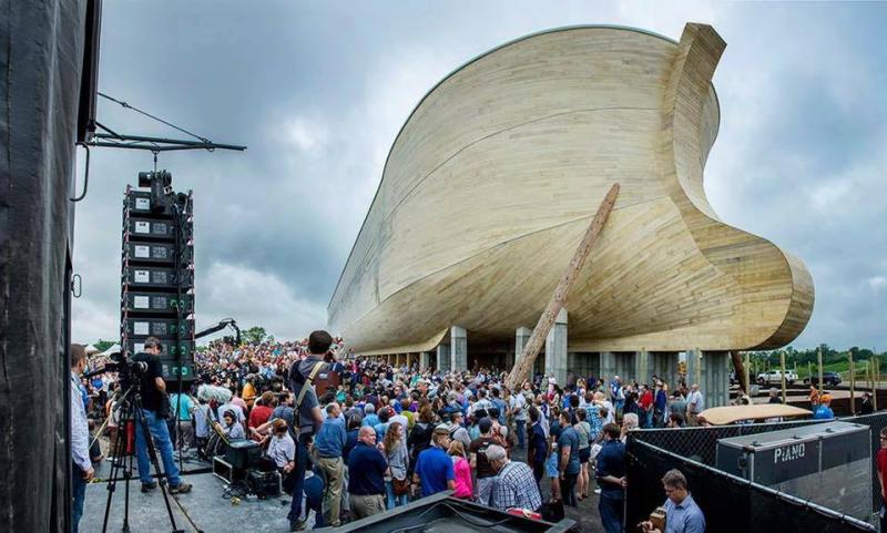 Réplica de arca de Noé da respuestas en Génesis en KENTUCKY
