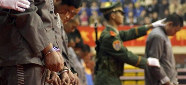 Prohíben a cristianos poseer biblias en Uzbekistán