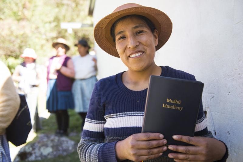 Traducen el Nuevo Testamento al quechua wanka en Perú