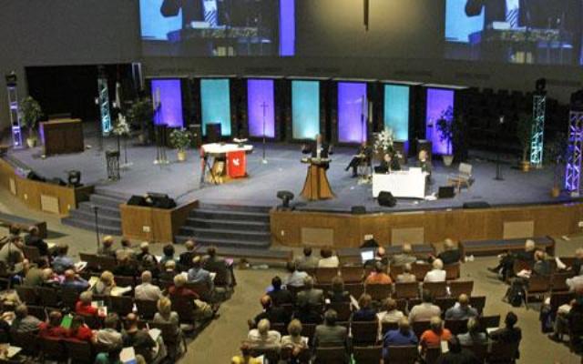 Iglesias con teología conservadora tienen mejores tasas de crecimiento