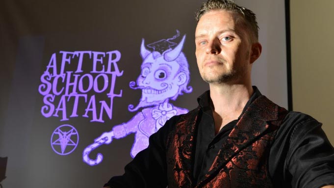 Impartirán clase de satanismo en escuela de EEUU