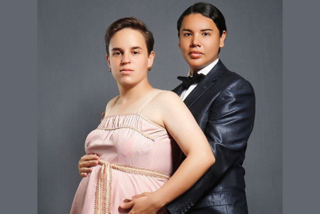 ¿Homosexuales dan a luz a su primer Hijo?