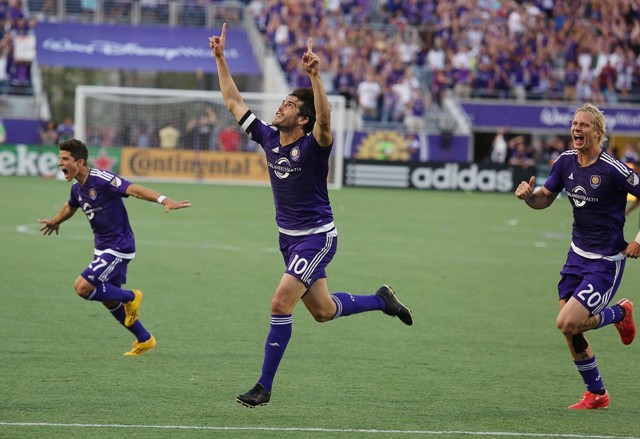 Jesus te ama dice Kaka a periodista ateo que no quiere perdonarlo