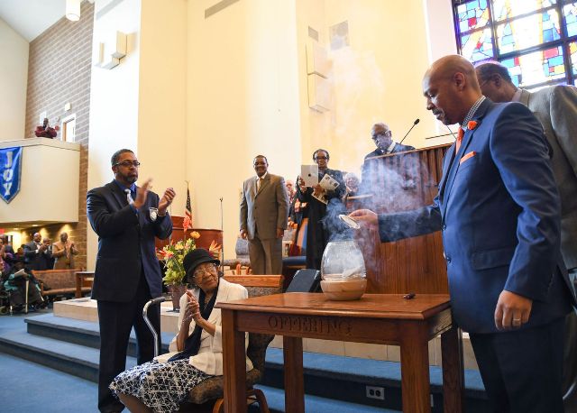 Benefactor anónimo paga deuda millonaria de iglesia que había hipotecado templo