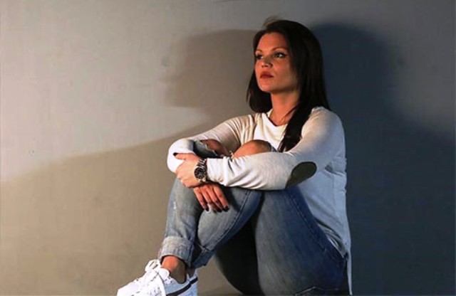 Joven revela cómo fue violada de niña por Testigos de Jehová