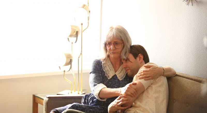 Hijo de la mujer más odiada de América dice como Dios lo salvó