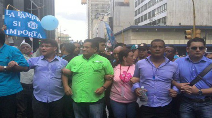 Evangélicos se oponen al matrimonio homosexual en Venezuela