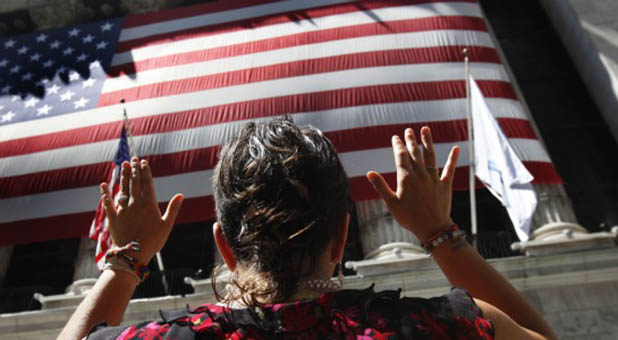 Ley que permite oración de estudiantes en escuelas es aprobada