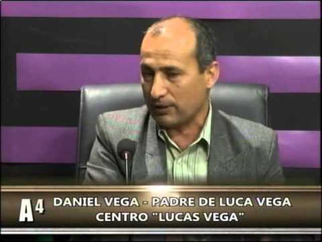 Pastor abraza y perdona al asesino de su hijo
