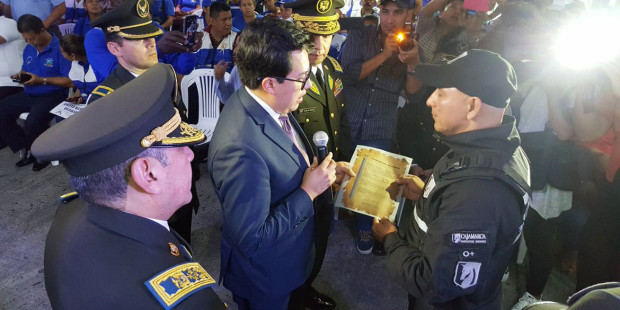 Guarda dice que Dios lo usó para evitar que joven se lanzará de puente