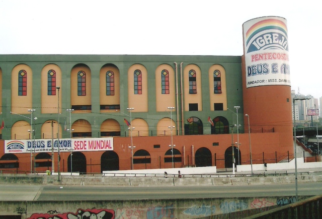 Iglesia Pentecostal Dios es Amor demanda a Google y Facebook