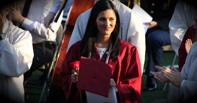 Prohíben a alumna agradecer a Jesús en discurso de graduación