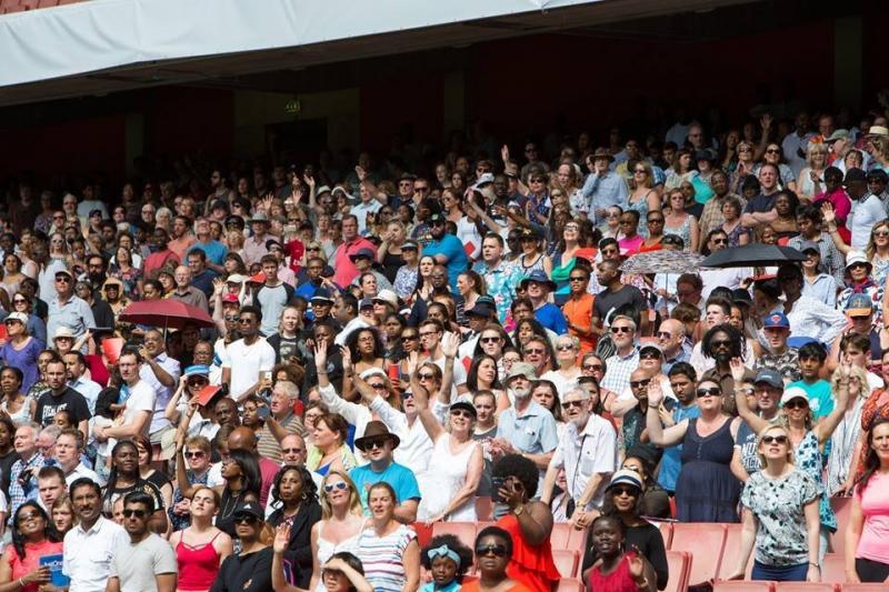 Mayor cruzada desde Billy Graham atrae a miles de personas a Cristo