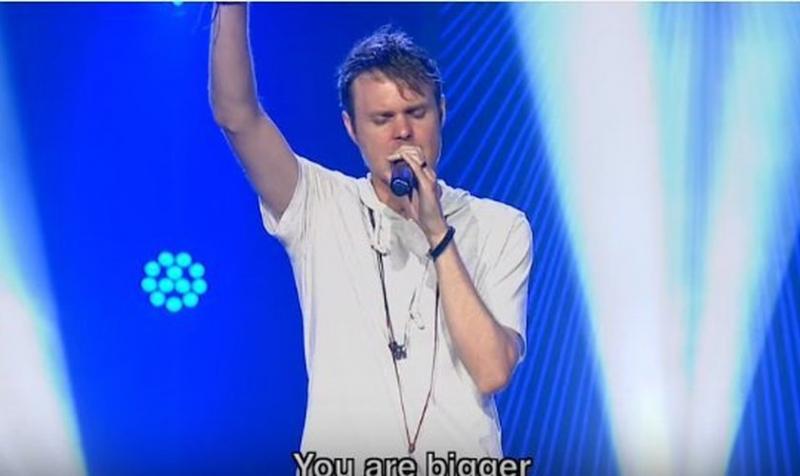 Pastor dice que Dios lo sanó de cáncer en su lengua para seguirlo alabando