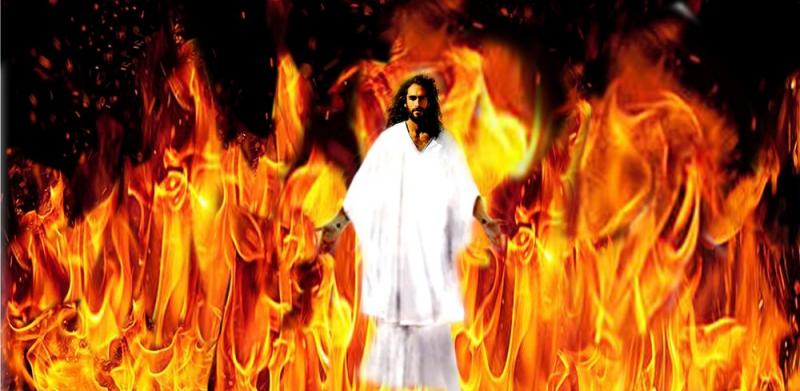 Hombre con apariencia de fuego evita que joven cristiana sea violada