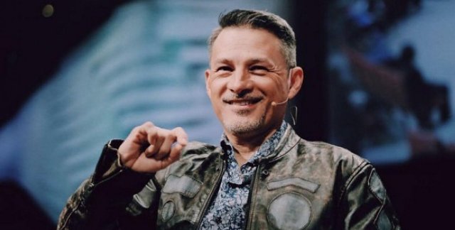 Cash Luna desmiente su muerte: “Ando vivito y coleando”