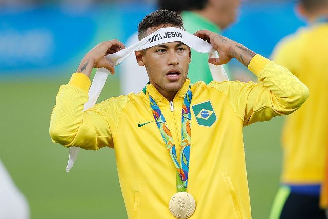 Pastor revela que Neymar sigue dando diezmo a su iglesia