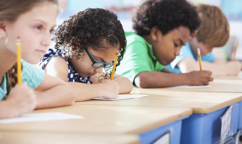 Profesora prohíbe a niños decir “Dios” y “Jesús” en la escuela