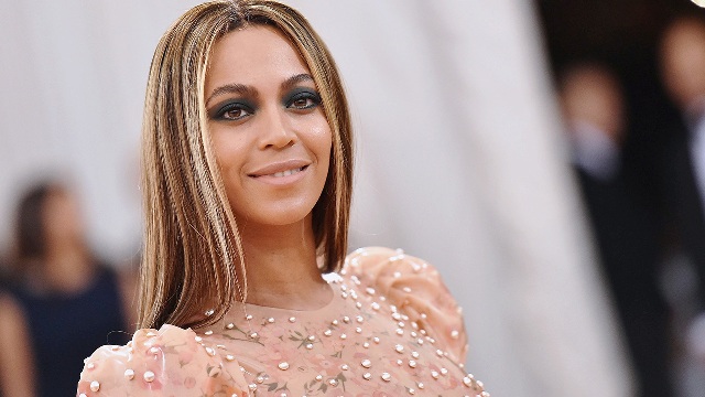 Beyoncé trabaja con su pastor para ayudar a afectados por huracán Harvey