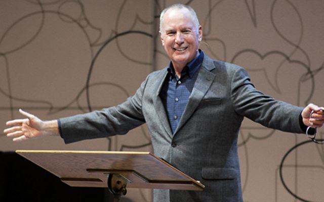 Max Lucado: Eclipse y huracanes son señales de la segunda venida de Cristo