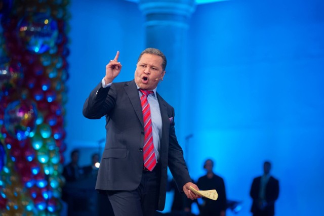 Arremeten contra Guillermo Maldonado por declarar que huracán Irma se desintegraría