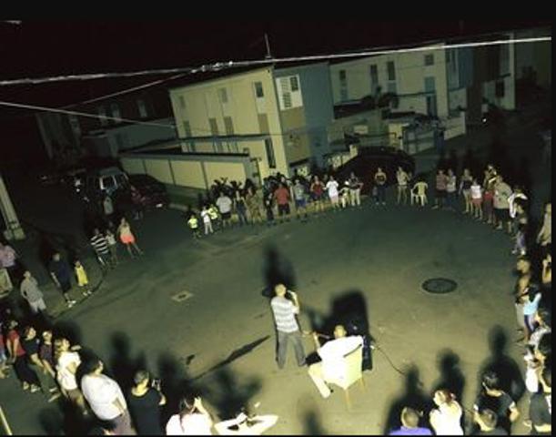 Tras devastación por huracán María en Puerto Rico,  cristianos alaban a Dios en las calles