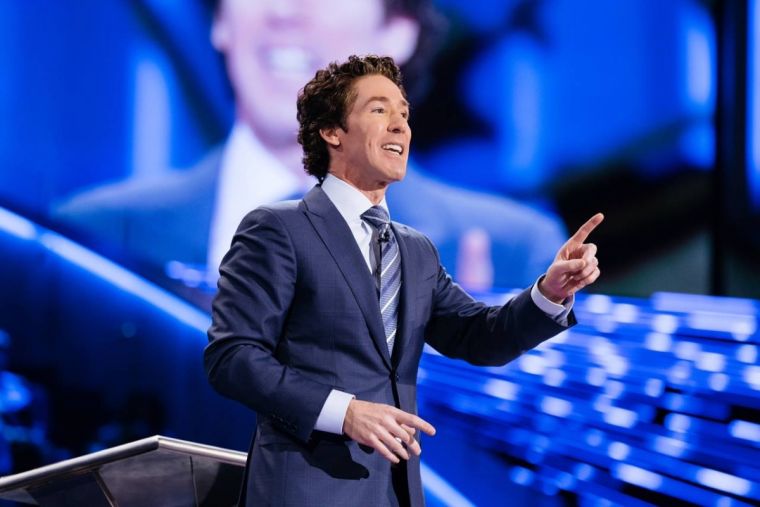 Joel Osteen admite que no está haciendo suficiente para ayudar a cristianos perseguidos