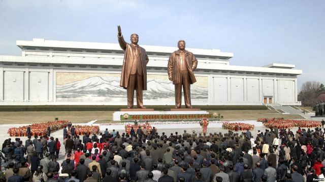 Lanzan campaña de donación para enviar 100,000 biblias a Corea del Norte