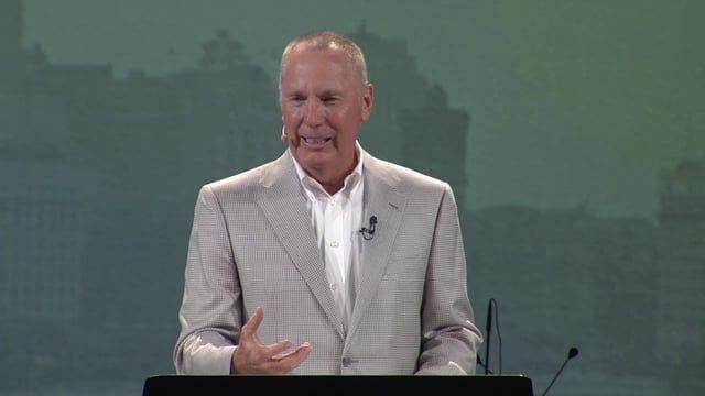 Max Lucado pide a cristianos que oren por rápido retorno de Cristo