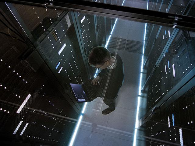 Ex ejecutivo de Google crea iglesia para adorar a la inteligencia artificial