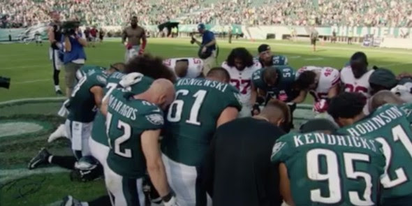 Jugadores de fútbol montan iglesia y hacen cultos en entrenamientos