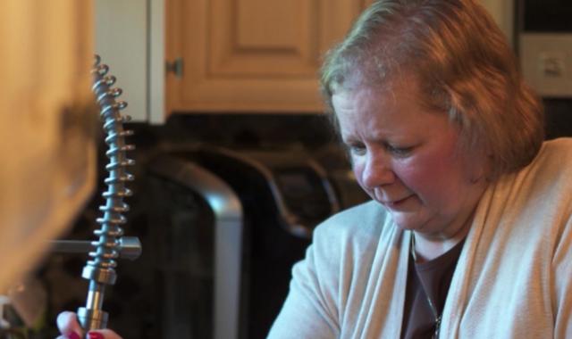 “No hay nada que Dios no pueda hacer”, dice mujer que “resucitó” tras haber sido dada por muerta