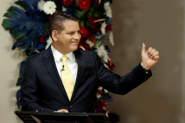 Candidato conservador va a segunda vuelta por no apoyar matrimonio gay