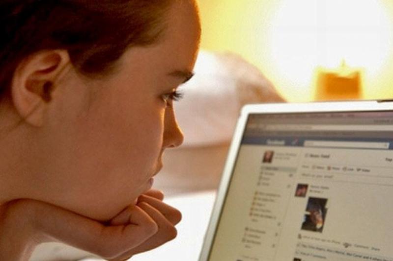 Pastor da 7 motivos porque niños no deberían acceder a redes sociales