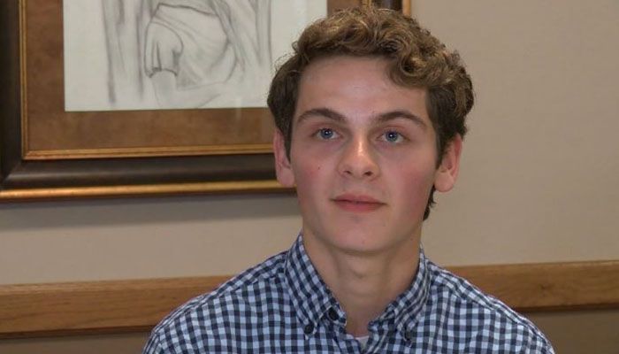 Estudiante obligado a retirar mención de Jesús en discurso de graduación