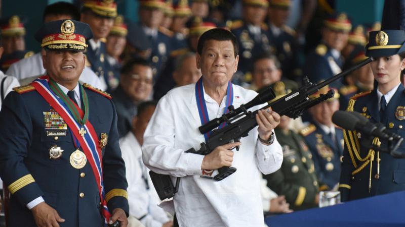 Rodrigo Duterte promete renunciar si alguien prueba que Dios existe