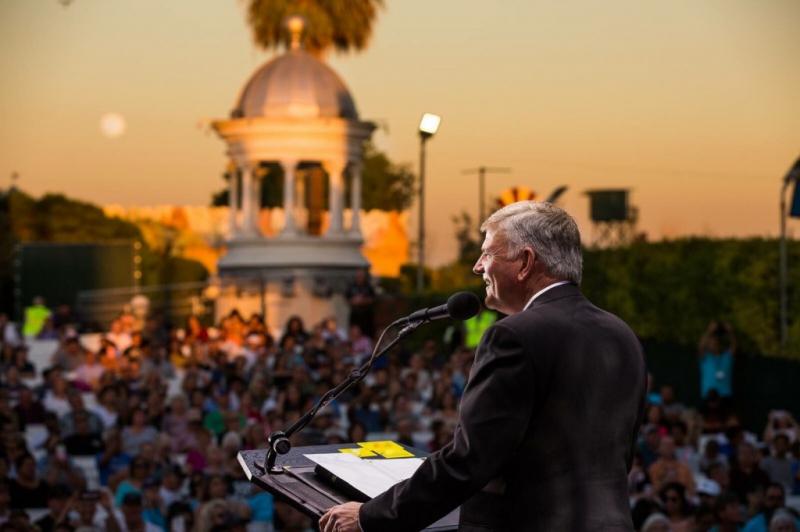 LGBT impiden cruzada evangelística de Franklin Graham, alegando “discurso de odio”