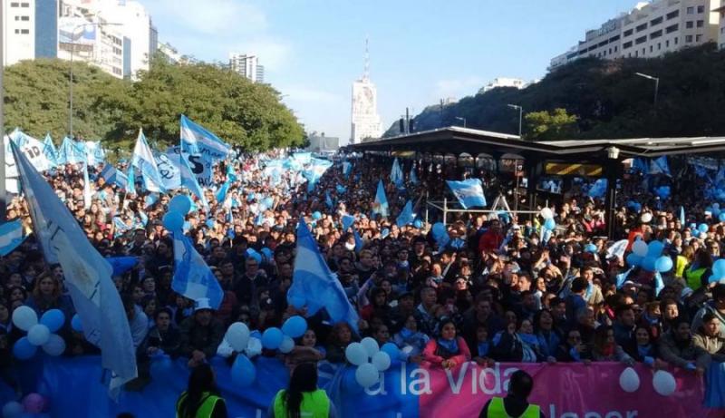Más de 650 mil personas marcharon contra aborto en Argentina