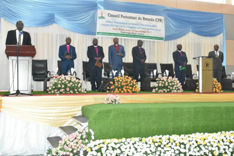 Ruanda quiere impedir a pastores convocar ayunos