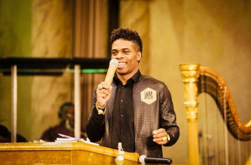 Joshua Holmes es ‘Jesús en la carne’, dicen sus seguidores