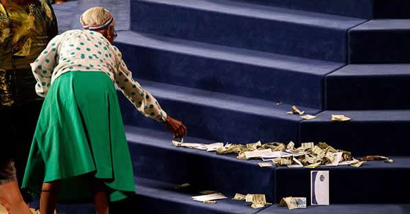 Sermones sólo sobre “salud y riqueza” dejan fieles más deprimidos