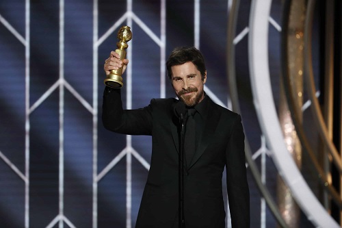 Christian Bale gana Globo de Oro y agradece a Satanás por la inspiración