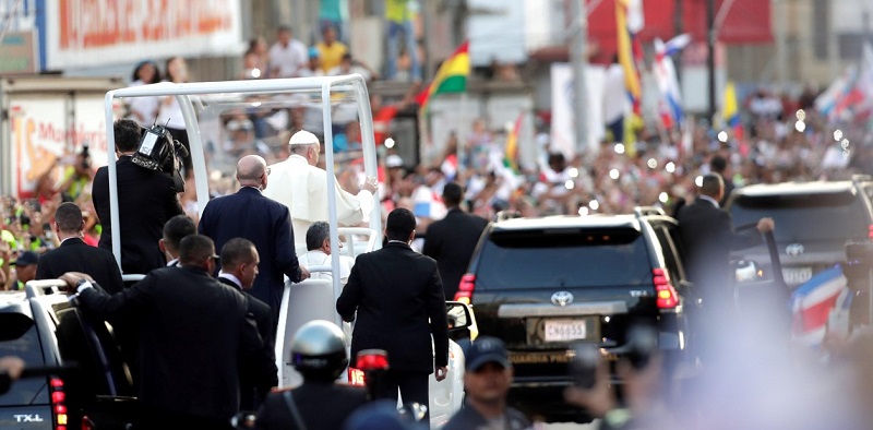 Nuevo informe revela que la Iglesia Católica pierde más fieles