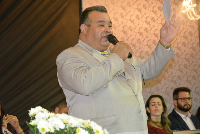 Pastor tiene infarto fulminante y muere durante culto