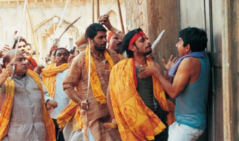 Hindúes invaden culto, agreden a cristianos y queman sus biblias