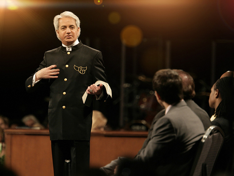 Benny Hinn renuncia al evangelio de la prosperidad: “El Espíritu Santo está harto de él”