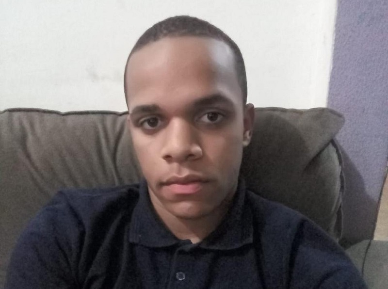 Joven es asesinado dentro de una Iglesia Pare de Sufrir